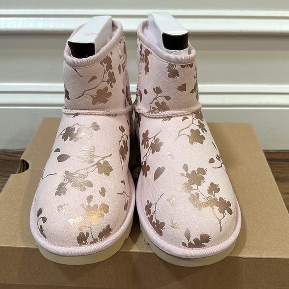 W classic mini floral foil boot - Picture 3 of 6